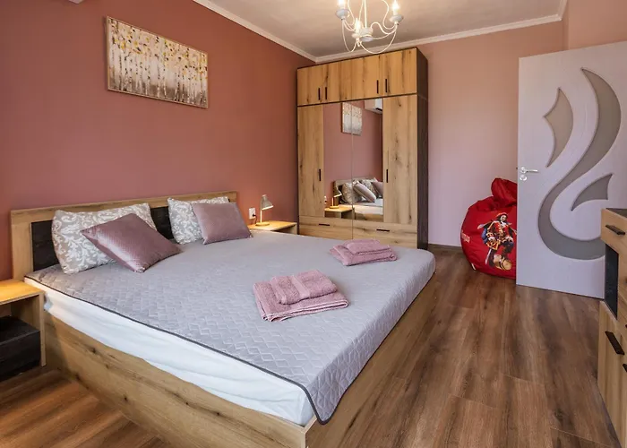 Happy Lazur アパート *